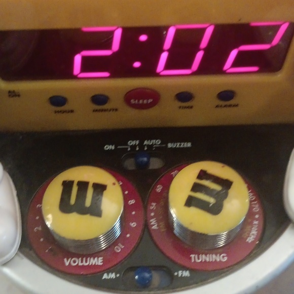 🤠Vintage Working M & M's Digital Alarm Clock Radio - Picture 4 of 8